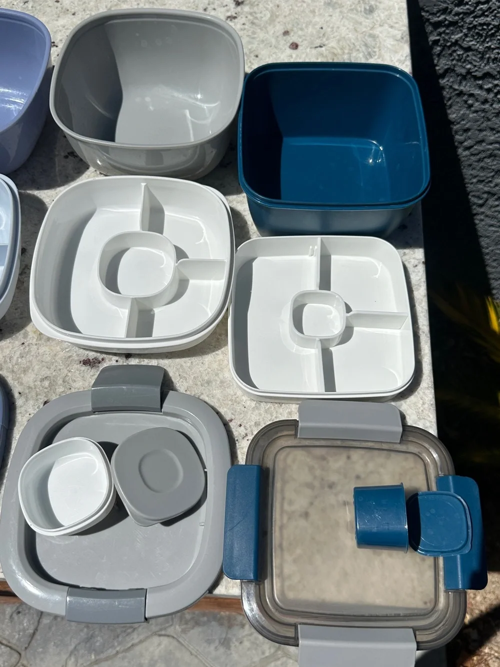 Set of 4 Plastic Food Storage Containers in Light Blue and Light Gray